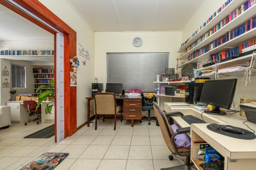 3 Bedroom Property for Sale in Kabega Park Eastern Cape